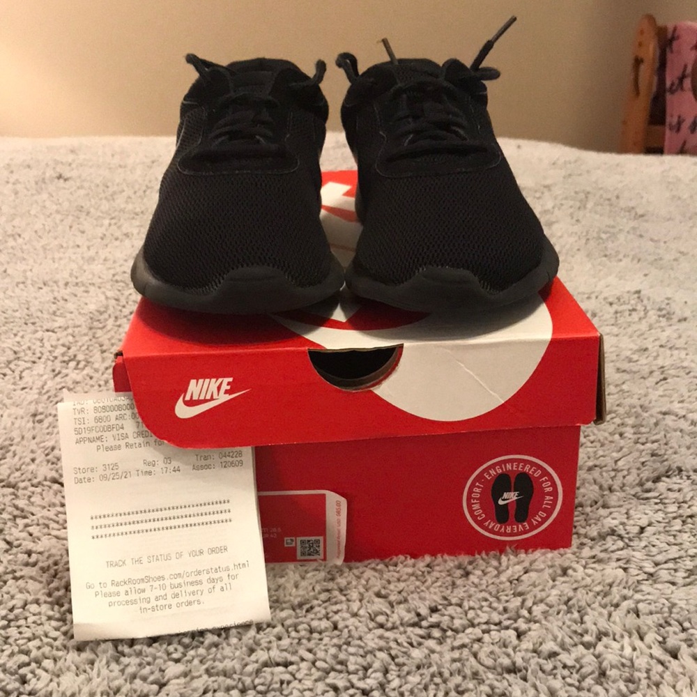 Boys Nike Tanjun shoes